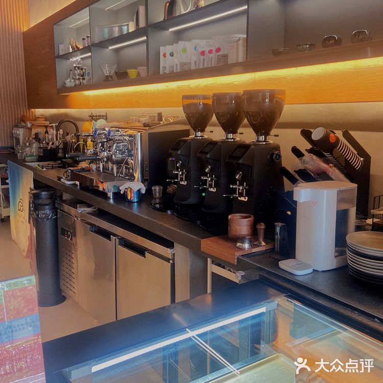 原木风咖啡馆:独特韵味让你流连忘返!