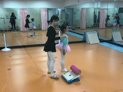 -艺熠舞蹈口才主持表演艺术中心(爱琴海校区)