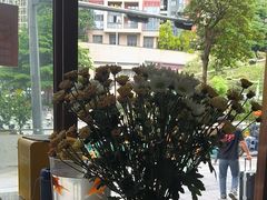 -轻奢·全曼酒店(深圳坂田北地铁站店)