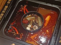 -老牌坊云南鱼豆花火锅(爱建店)