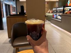 -星巴克臻选(上海中环广场2F店)