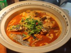 -魏铭鱼头捞饭(晋阳路店)