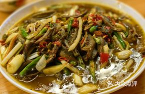 Stir-Fried Eel in Rapeseed Oil