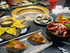 -山川小町·极番烧肉(新地假日广场店)