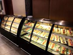 面包甜点陈列柜-皇家园林酒店