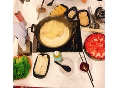 -鲜入围煮花胶鸡海鲜火锅