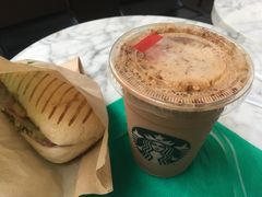 -星巴克(上海虹桥站2A检票口)