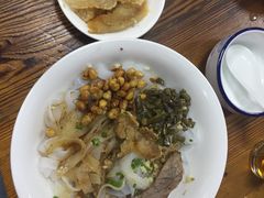 -牛八宝桂林米粉(八里庄店)