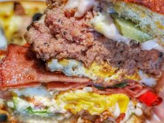 双蛋指椒牛肉汉堡-魏斯理汉堡(西安沣东吾悦店)