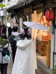 -一揽芳华汉服旗袍体验馆(拙政园店)