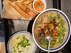 -云阿蛮云南生烫牛肉米线(奉贤路店)