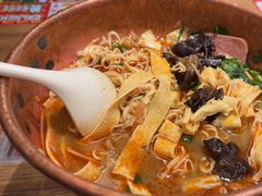 -成都你六姐·牛肉冒菜(信泰中心商场店)