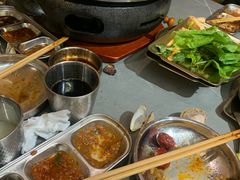 -围炉肉舍丹东海鲜烤肉·烤活鳗(步行街店)