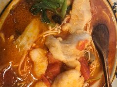 -刀小蛮半只鸡过桥米线(家乐福四元桥店)