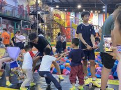 -极限Jump蹦床·新潮玩运动世界·室内乐园·团建·派对中心