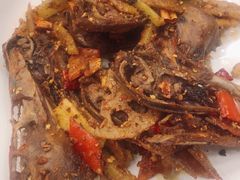 香辣鸭头-侬佳蒸菜馆(听潮店)