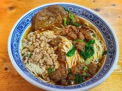 辣肉面-沪西老弄堂面馆(定西路店)