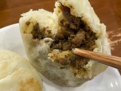 碎肉芽菜包子-胡成记口蘑龙眼包子(盐道街店)