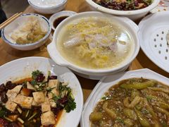 -东北四季饺子王(华山路店)