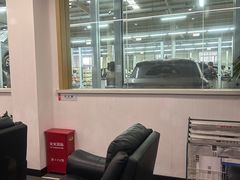 -上海华裕比亚迪4S店