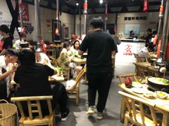 大堂-么肆烤肉·中式自助·烤肉大排档(街道口季佳PAI店)