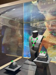 -北京七彩云南翡翠珠宝旗舰店(月坛店)