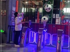 -嗨翻Hi-Fun竞技主题乐园·蹦床亲子生日轰趴(国光1937店)