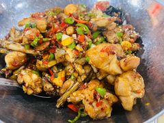 干锅牛蛙-笨罗卜浏阳菜馆(太平街店)