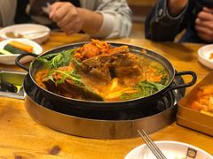 土豆排骨火锅-喇喇排骨火锅·传统韩式脊骨汤(望京西园总店)
