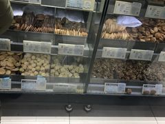 面包甜点陈列柜-上海哈尔滨食品厂(淮海中路店)