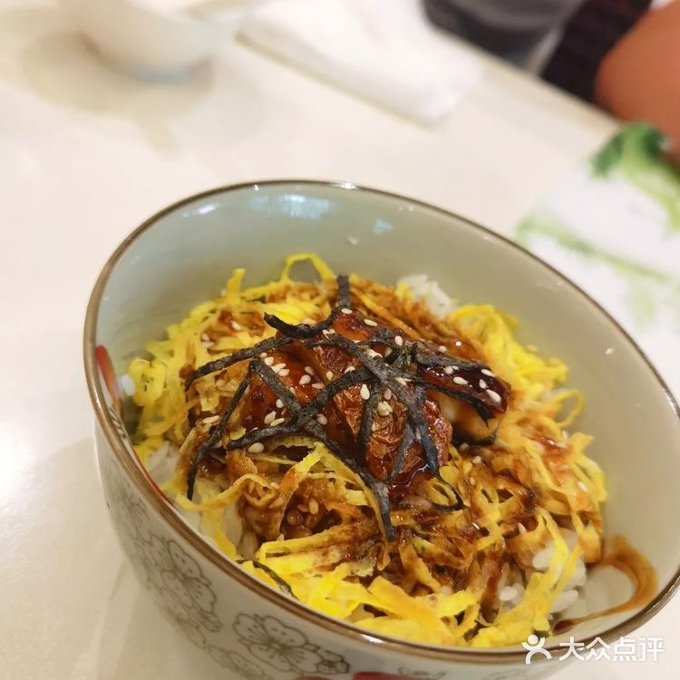 娃吃的鳗鱼饭一个半小时才上来