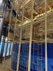 -PIPIKINGDOM皮皮王国欢乐号(欢乐海岸购物中心店)