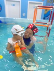 -熊小米专业儿童游泳馆