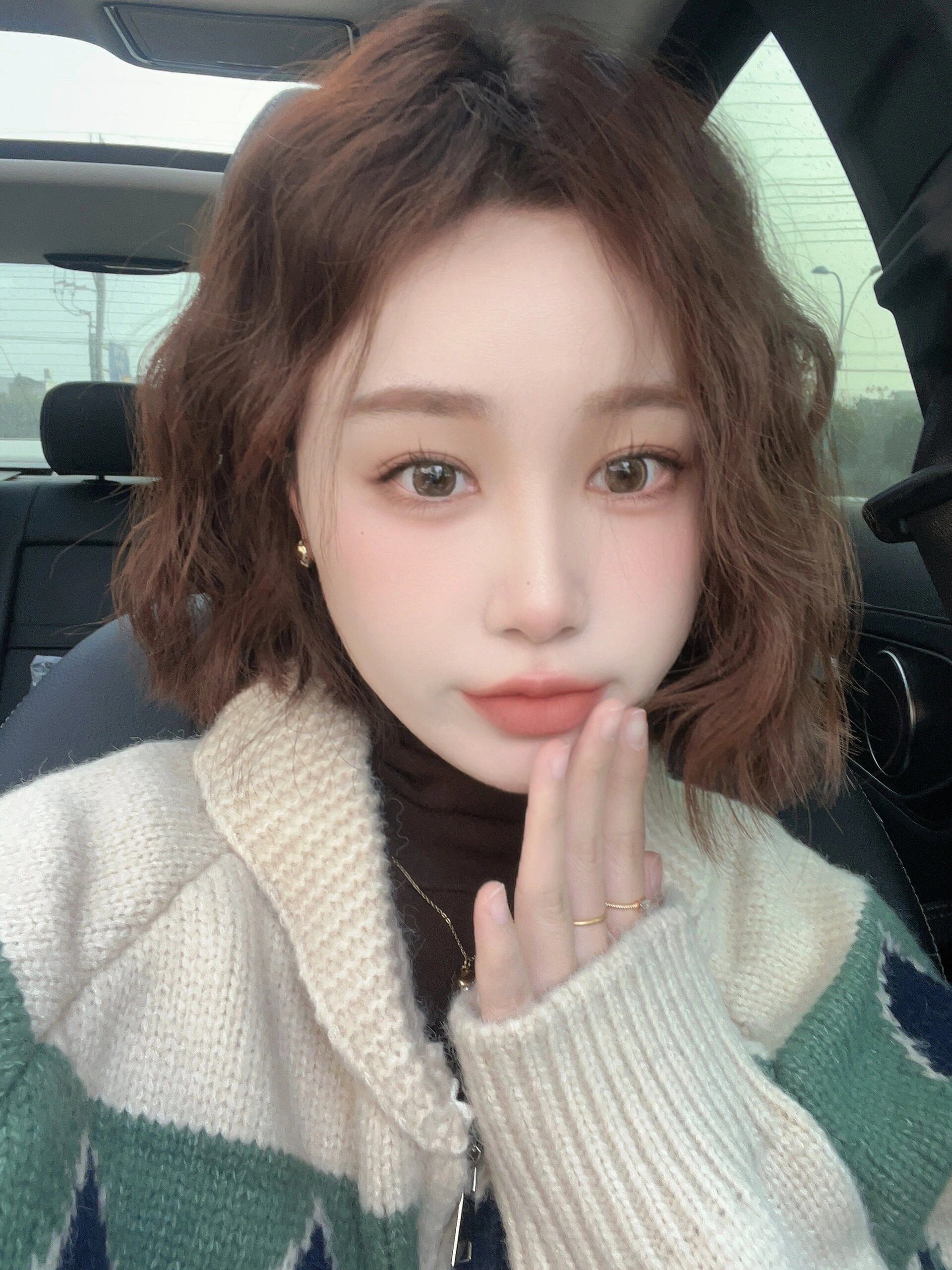 超级减龄好打理的中短发卷发