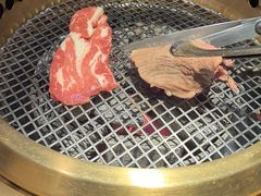 -铭牛烧肉·和牛海鲜自助(高新月牙湖店)