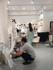 -一揽芳华汉服旗袍体验馆(拙政园店)