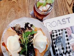 -ROAST coffee & eatery