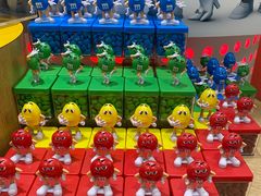 -m豆巧克力世界(上海世茂广场店)