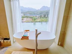 -百里峡七彩艺术小镇