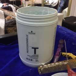 -变画·发型STUDIO