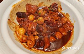 Black Garlic Braised Pig Trotter