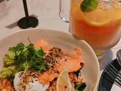 烟熏三文鱼配泡菜炒饭-gaga(金地威新中心店)
