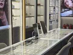 -世纪大明眼镜·蔡司战略授权店(汉街店)