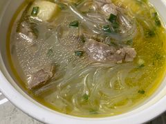 -小杨生煎(金山百联购物中心3楼店)