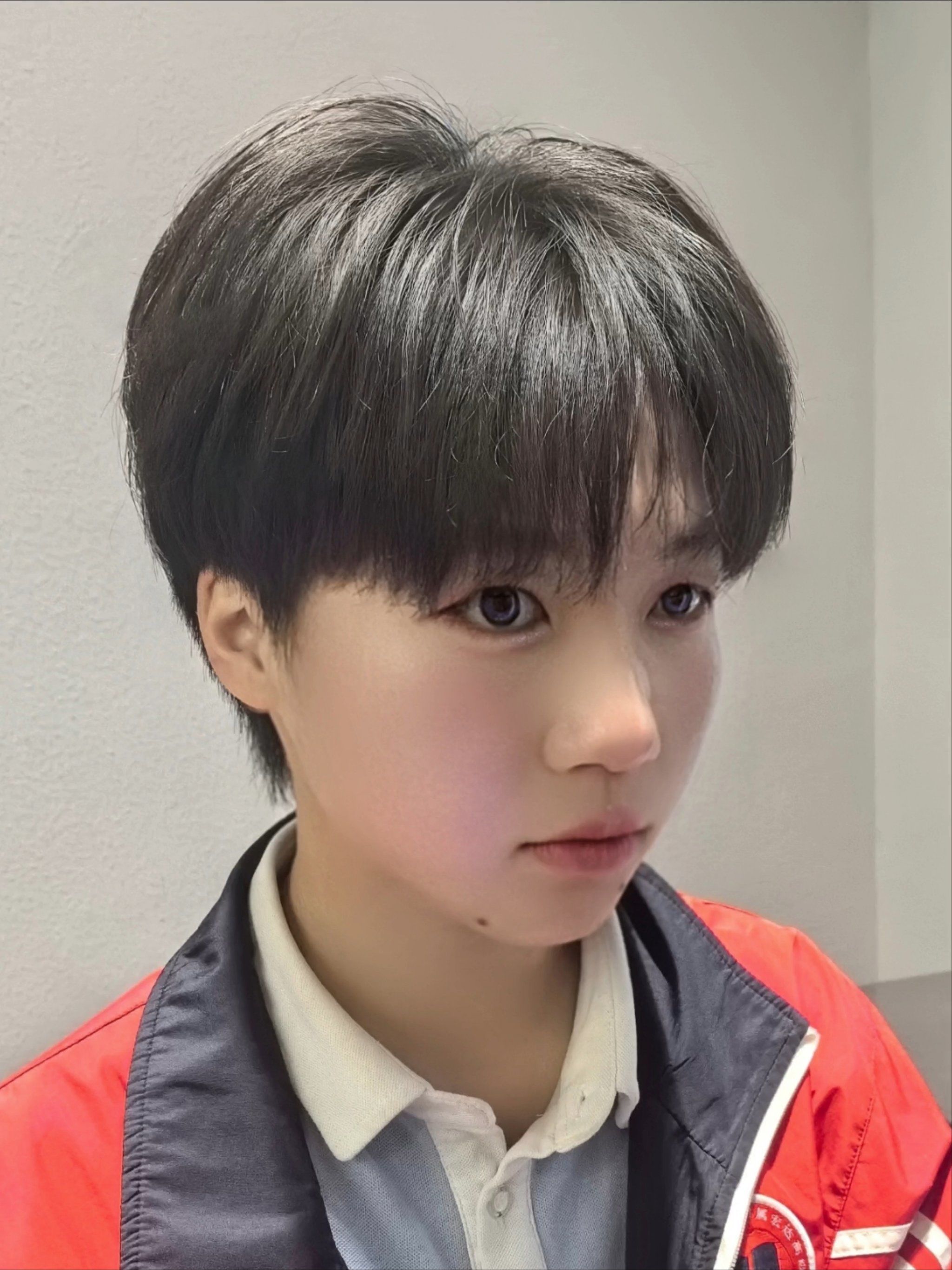 帅气短发大变身