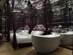 -天鹅恋主题酒店(光谷广场步行街店)