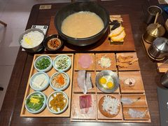 -银米·云南传统过桥米线(双廊黑金冠店)
