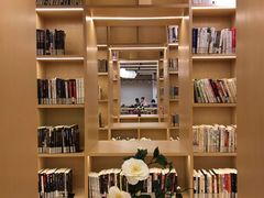 -漕河泾街道图书馆(漕河泾社区文化活动中心店)