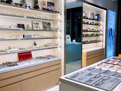 -视野联行眼镜·蔡司·尼康·豪雅·依视路(青浦宝龙店)