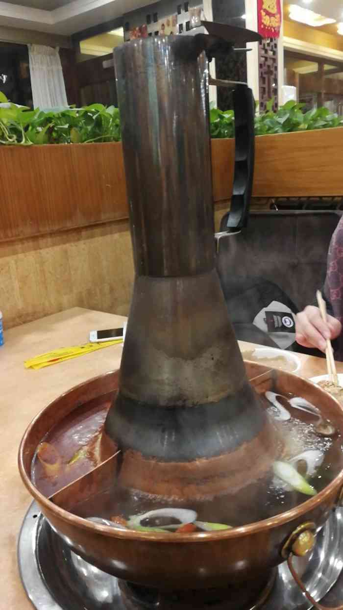 董大爷涮肉(茉莉园店)-"就在小区门口,来吃着也方便,环境还行,人.